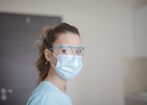 medic celebru arunca bomba despre covid 19 masca va face parte din viata noastra pana in 2023 vom trai cu virusul 10 20 de ani