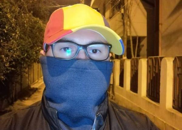 medicul care a aflat ca este mitocan arogant si nesimtit asteptand la rand la farmacie reactia lui de milioane