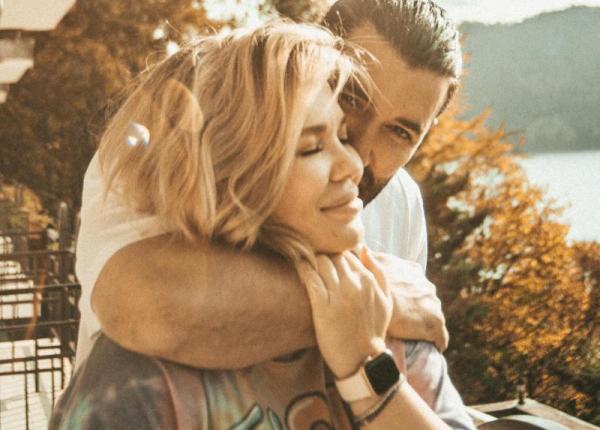 gina pistol a nascut o fetita smiley medicul nostru spune ca e perfecta