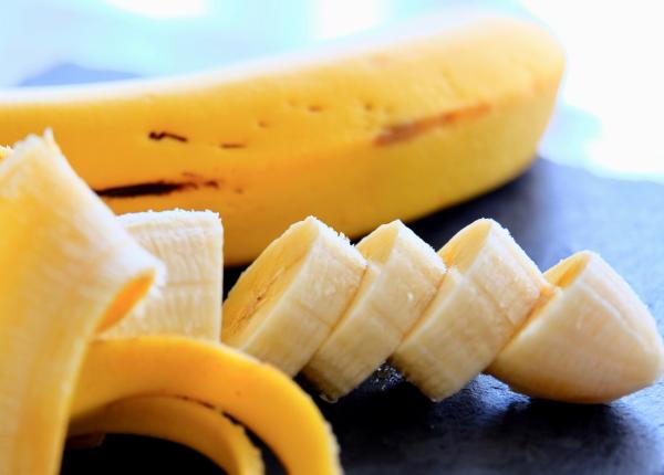 medicul mihaela bilic lasati merele si citricele deoparte in aceasta perioada si puneti accent pe banane