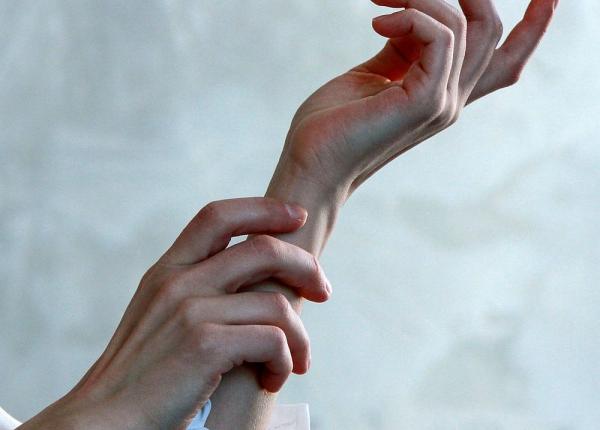 covid 19 simptomul care poate trada infectarea uneori chiar singurul