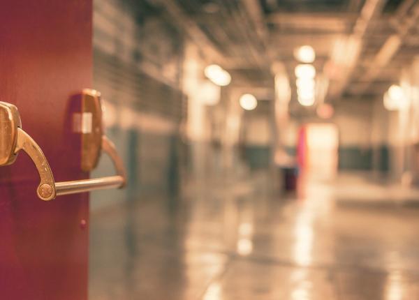 a ajuns fara covid 19 in spital si a iesit mort familia face acuzatii grave l au legat cu sfoara de pat a ajuns fara covid 19 in spital si a iesit mort familia face acuzatii grave l au legat cu sfoara de pat