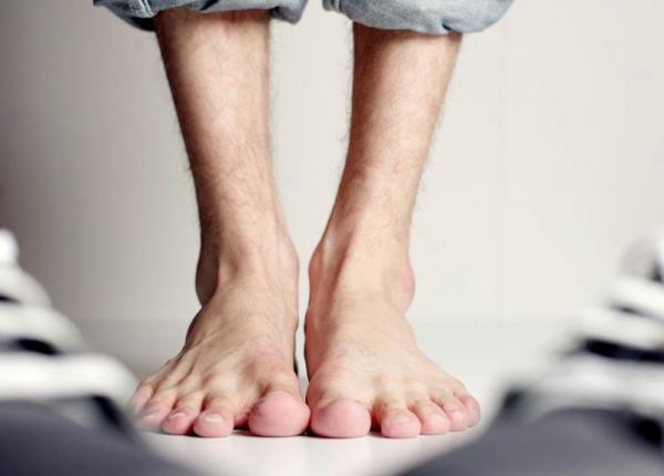 5 sfaturi esentiale pentru picioare sanatoase la barbati