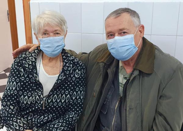 soti vaccinati impotriva covid la aniversarea a 49 de ani de casatorie baiatul nostru este departe