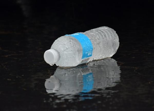 flacoanele de plastic de unica folosinta cat de periculos este sa le refolosesti