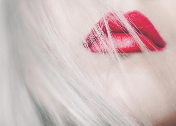 dormitul cu parul ud poate provoca 7 afectiuni diferite