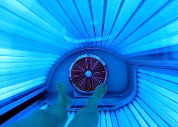 interzicerea patului de bronzat artifical ar reduce ratele de cancer de piele la minori studiu