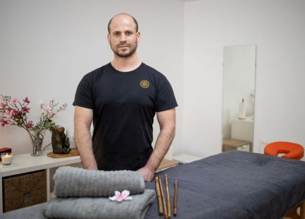 metoda simpla de a elimina celulita masajul cu bambus la 4 maini te scapa de aspectul de coaja de portocala