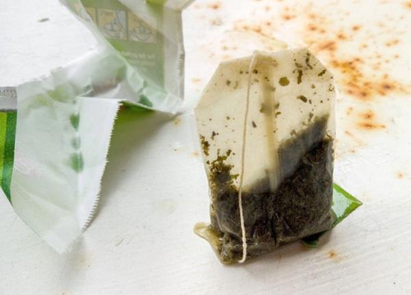 de ce sa nu arunci pliculetele de ceai folosite 10 treburi casnice la care le poti utiliza