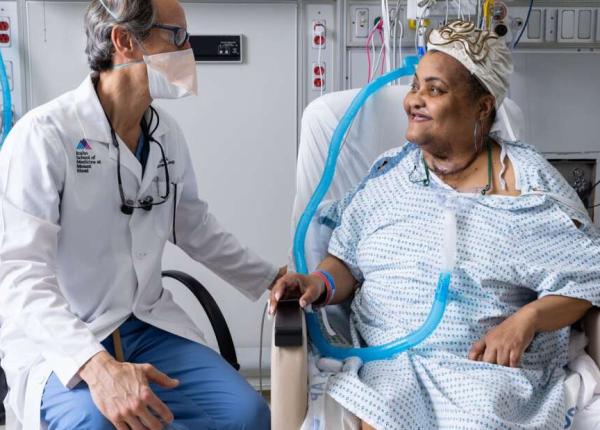 a fost realizat primul transplant traheal din lume pacienta respira normal prima data dupa 6 ani