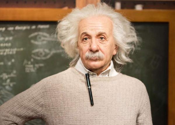 vocea lui einstein recreata cu ajutorul tehnologiei fanii pot pune intrebari iar vocea fizicianului raspunde