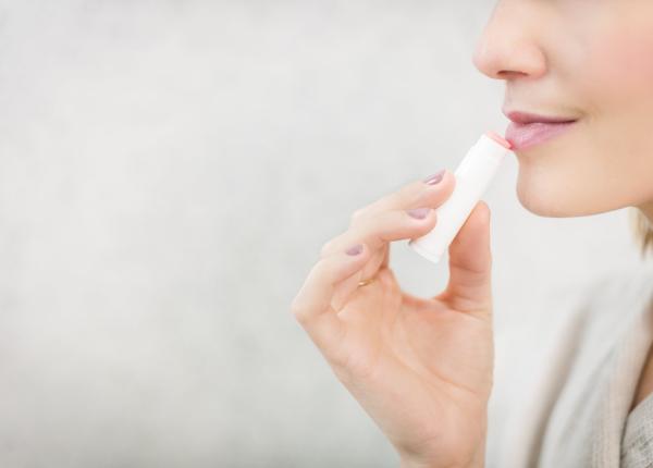 cum sa ti faci acasa propriul balsam de buze
