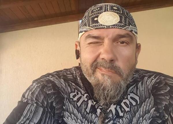 adrian igrisan liderul trupei cargo printre primii care s a vaccinat la noile centre non stop din timis oara trupa s i a pierdut un membru din cauza covid