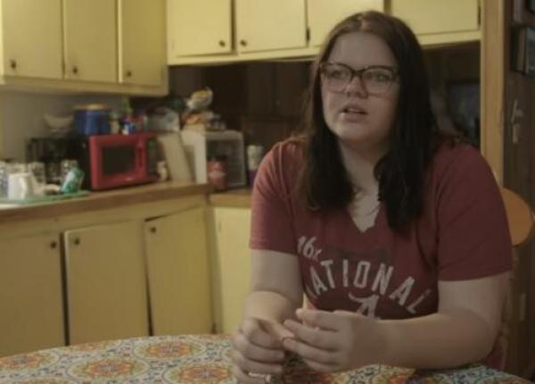 afectiunea rara care tine oamenii la distanta drama unei adolescente afectiunea rara care tine oamenii la distanta drama unei adolescente