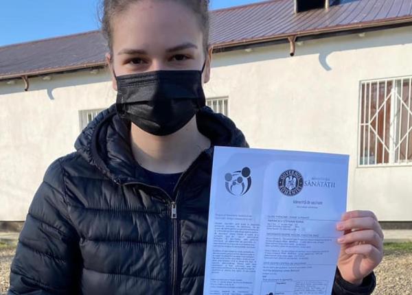 a facut 1 600 de kilometri ca sa se vaccineze stefania am 18 ani si cred in stiinta