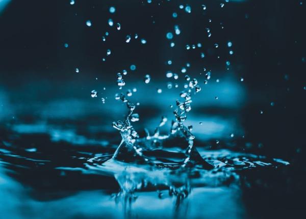 4 motive neasteptate pentru care ti e mereu sete