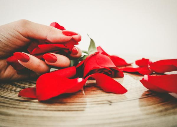 onicofagia obiceiul de a ti roade unghiile creeaza multe probleme de sanatate