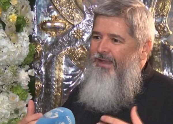 preotul vasile ioana povesteste cum l a vindecat lumina sfanta de boala grava de care suferea