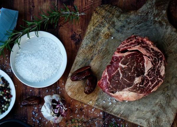 bicarbonatul de sodiu face mai frageda carnea de gratar sau de prajit 2 moduri in care sa l folosesti