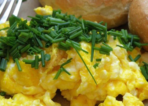 4 reguli ca sa faci o omleta pufoasa si zemoasa