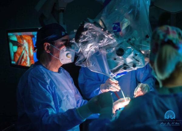 iasi adolescenta de 15 ani operata de o tumora grava pe creier