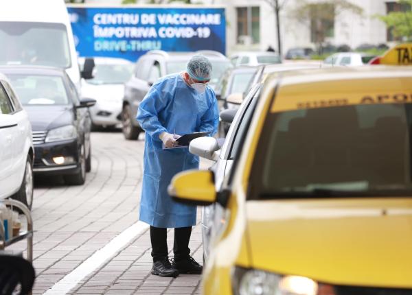 inca un centru de vaccinare drive thru impotriva covid deshis in bucuresti de maine