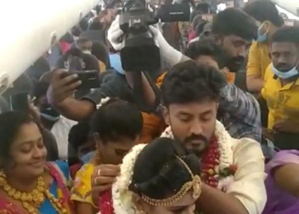 inedit nunta organizata in avion pentru a evita restrictiile impuse din cauza pandemiei