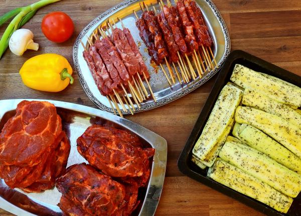 faimoasa reteta de marinada cu lamaie pentru o friptura suculenta si aromata