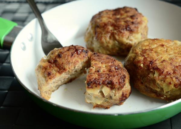 invata sa gatesti chiftelute in sos de rosii reteta ca la mama acasa