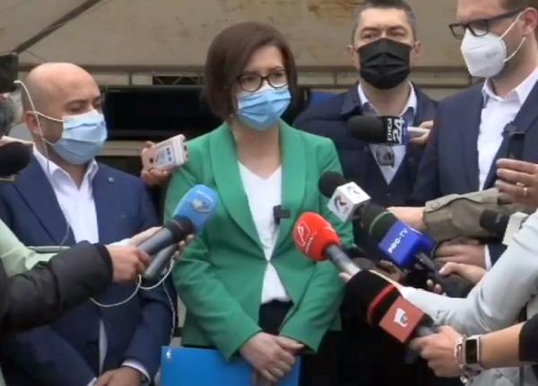 ministrul ioana mihaila la iasi la deschiderea maratonului vaccinarii la umf gr t popa ministrul ioana mihaila la iasi la deschiderea maratonului vaccinarii la umf gr t popa