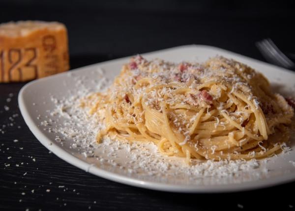 cum prepari sosul carbonara pentru paste ingredientul secret care ii da o aroma bogata