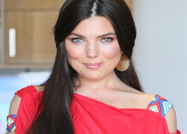 cum se mentine in forma paula seling la 43 de ani mananca rar peste si face mult sport