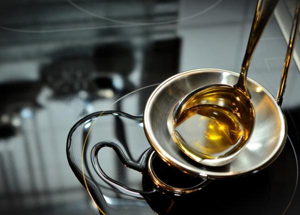 6 lucruri surprinzatoare pe care nu le stiai despre uleiul de ricin