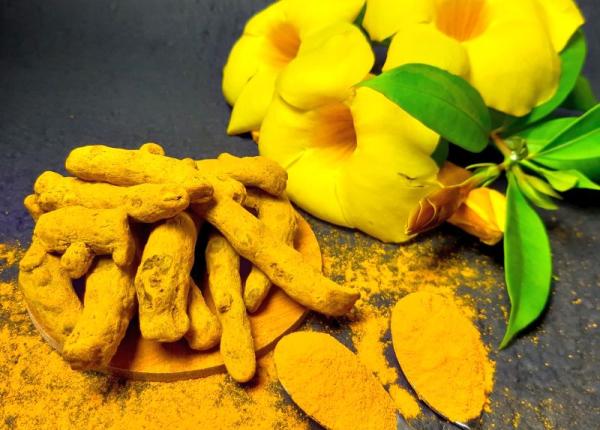 uleiul de turmeric beneficii uriase pentru sanatate inflamatii arsuri solare acnee si matreata