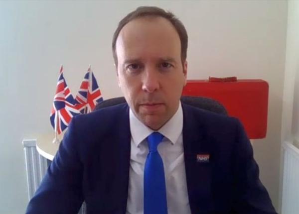 marea britanie ministrul sanatatii si a dat demisia dupa ce a fost prins de tabloide incalcand regulilor antiepidemice