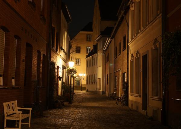 revine carantina de noapte unde se intampla