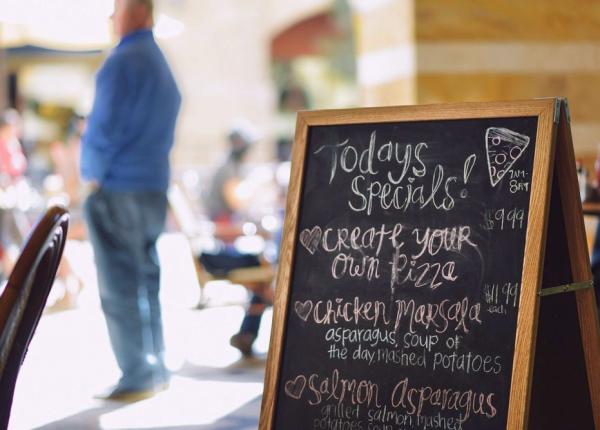 grecia va impune noi reguli cum vor putea intra clientii in restaurante