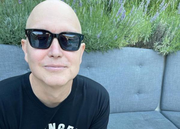 mark hoppus solistul trupei blink 182 diagnosticat cu cancer limfatic sangele meu incearca sa ma omoare