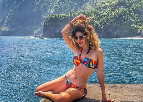 secretul lui carmen bruma de ce are abdomenul asa plat si ce face ca sa nu se ingrase in vacanta