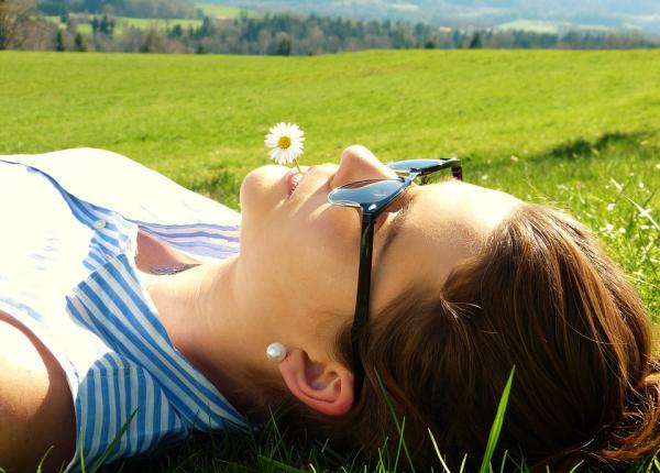 cum scapam rapid de ridurile care apar dupa expunerea la soare medic putem opri timpul in loc