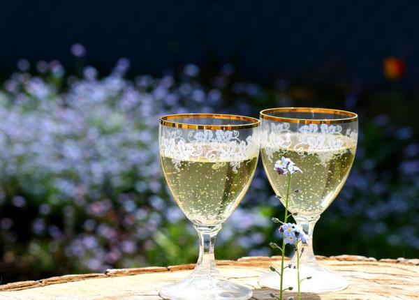 consumul foarte redus de alcool nu ar face rau cardiacilor studiu amplu pe 20 de ani