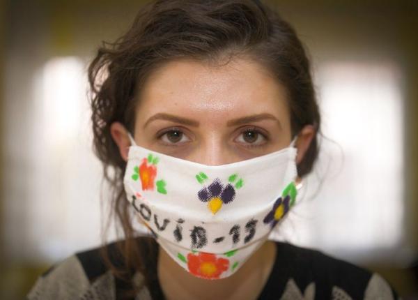 cdc americanii inclusiv cei vaccinati trebuie sa poarte din nou masca in interior in zonele cu risc covid 19