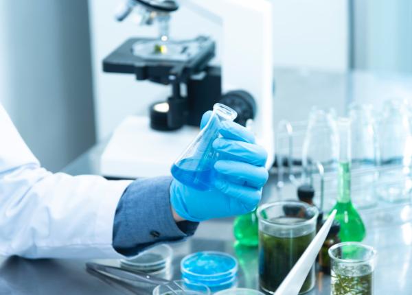 comisia europeana a semnat un contract de achizitie a unui tratament cu anticorpi monoclonali impotriva covid