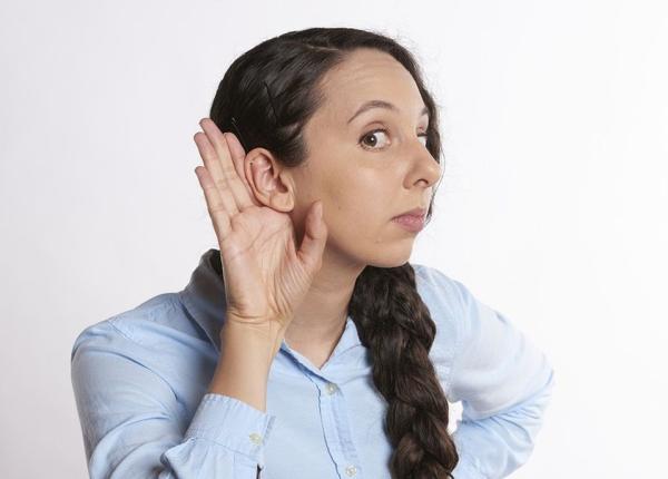 cine sunt auditivii din jurul nostru abilitatile persoanelor focusate mai mult pe auz