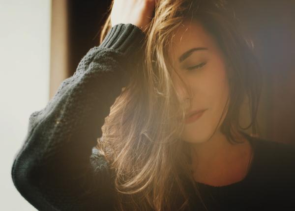 10 motive pentru care ti cade parul ce afectiuni poti avea si cand e cazul sa mergi la doctor