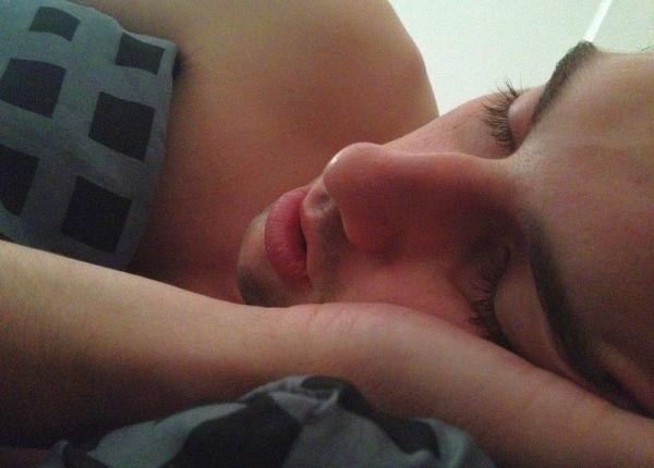 adevaratul motiv pentru care oamenii vorbesc in somn cand este cazul sa apelati la ajutorul specialistilor