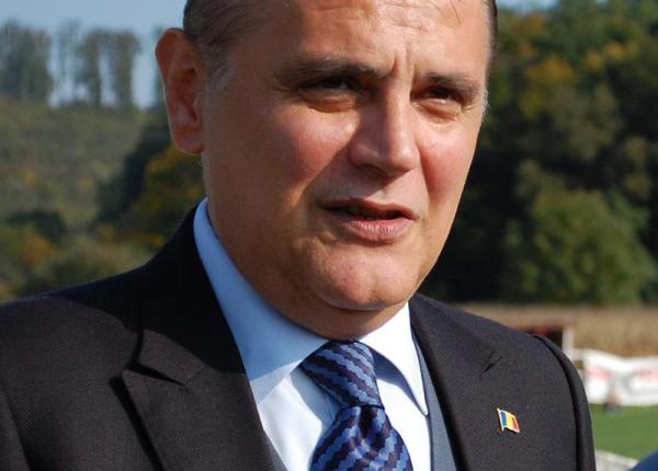 fost ministru al transporturilor a ajuns la spital dupa ce s a inecat cu o bucata de mancare