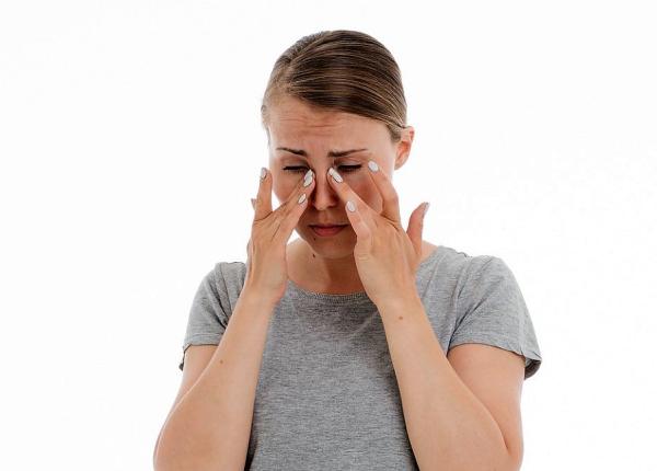 cum iti dai seama ca ai deviatie de sept primul simptom