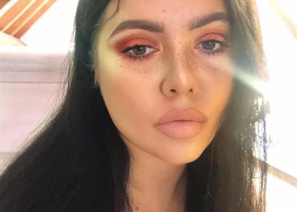 femeia cu doua perechi de sani eram in pragul sinuciderii si ma simteam ca un monstru femeia cu doua perechi de sani eram in pragul sinuciderii si ma simteam ca un monstru