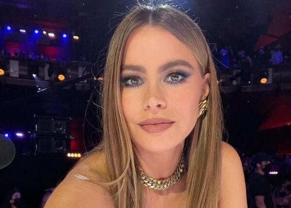 cancerul tiroidian al sofiei vergara descoperit in urma unui control de rutina